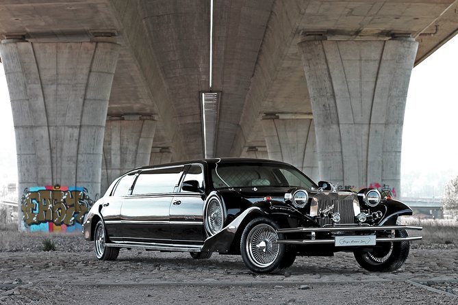 1 hour ride in vintage limousine - Key things you’ll notice right away