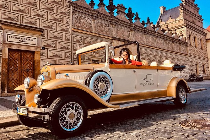 1,5 hour oldtimer convertible Prague sightseeing tour - Old-New Synagogue, Loreta church, and the Castle-side corners