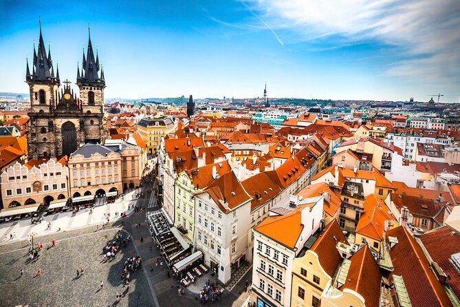 2-Hour Old Town and Jewish Quarter Tour in Prague - Old Town Hall and the Astronomical Clock: outside viewing, full story