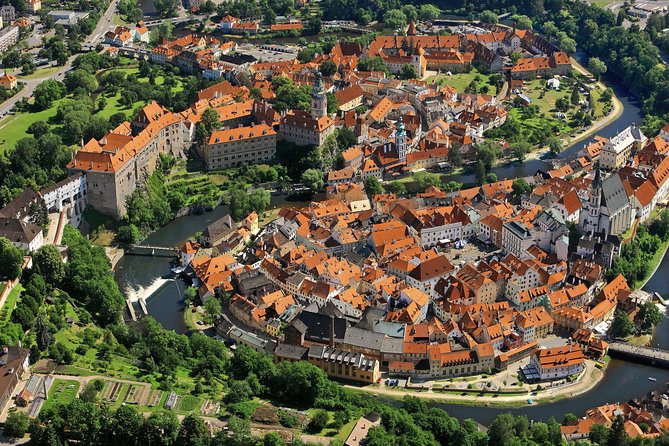 Cesky Krumlov Full day tour from Prague and back - Key takeaways before you go
