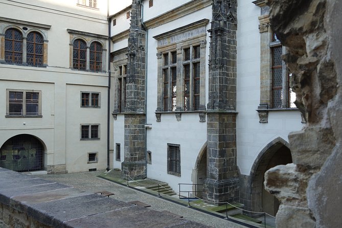Complete Prague Castle Tour (Tickets to Interiors Included) - Stop 3: St. George’s Basilica and what Romanesque looks like in Prague