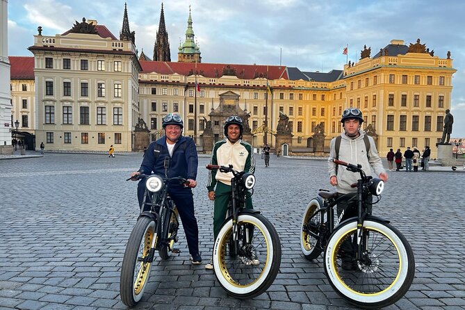 Ebike tour in Prague - Express Tour - Rudolfinum and Parizská Street: architecture and money talk, outside only