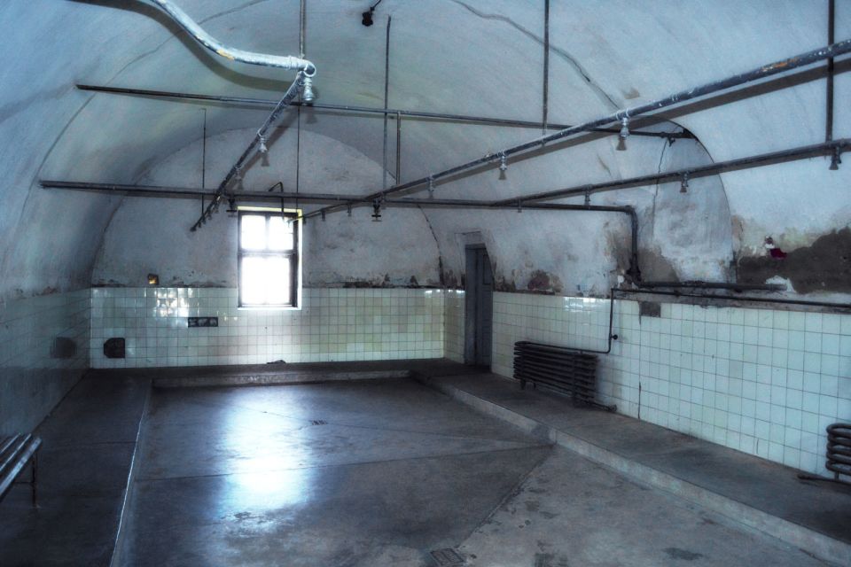 From Prague: All-inclusive Bus Tour to Terezin Memorial - Guided time plus a breather: your 30 minutes in Terezín