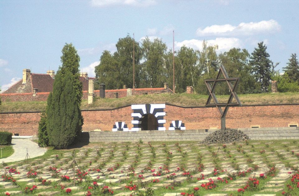 From Prague: All-inclusive Bus Tour to Terezin Memorial - Where the day starts at Pařížská: easy to find, quick to settle