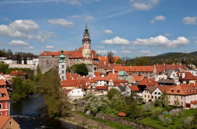 From Prague: Full-Day Český Krumlov Tour with Lunch - Check-in at Parizská Street: how to start the day without stress