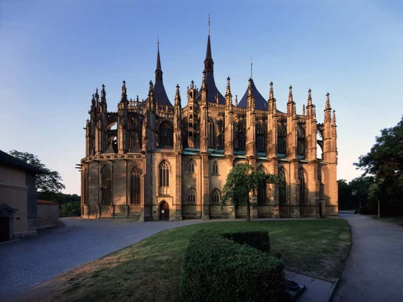 From Prague: Half-Day Coach Tour to Kutná Hora - Meet at Old Town Square: The Pickup That Actually Gets You There