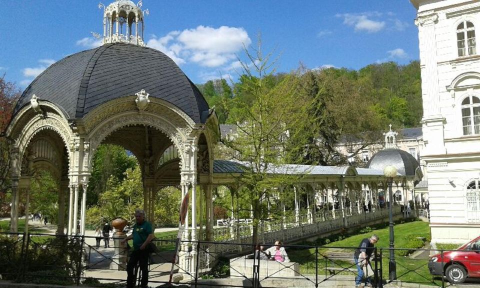 From Prague: Karlovy Vary Full-Day Tour - Lunch plus guided town-center time: how the 1-hour and 2-hour blocks work together