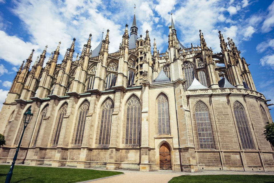 From Prague: Kutna Hora and Bone Chapel Tour - From Prague to Kutná Hora: why this trip feels easy