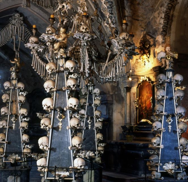 From Prague: Kutna Hora Walking Tour & St. Barbara Cathedral - Tour comfort, guide quality, and keeping the group together