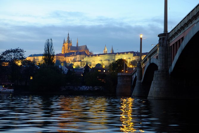 Jazz Boat: Popular LIVE JAZZ dinner cruise - Early vs late cruise: timing, light, and clothing