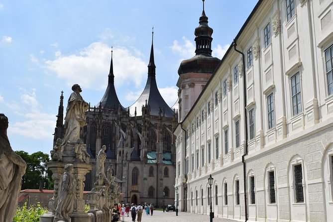 Kutna Hora Half-Day, Incl. the Bone Church & St.Barbara Cathedral - Guide style and group pacing: why hearing matters