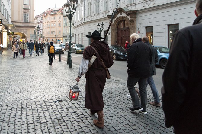Medieval Prague Through a Nightwatchman’s Eyes - Ovocný trh: Fruit Market Traditions and the Food of Common People