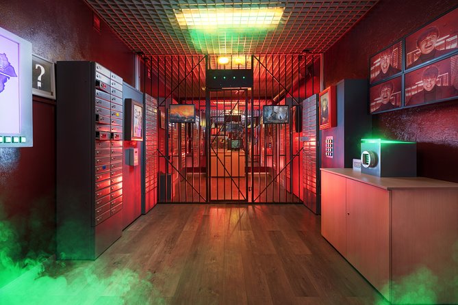 Moriarty's Phantom Trap Escape Game in Prague - The Main Event: Your 1-Hour Trap at Questerland