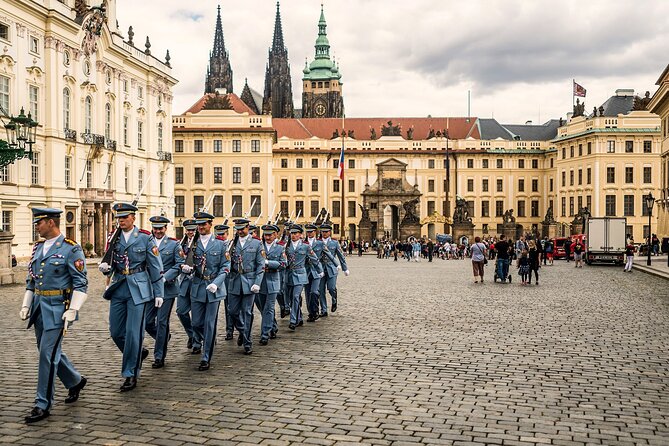 Prague: 1-Hour Castle Tour With Fast-GET Admission Ticket - The first hour: Hradčany streets and castle-area stories