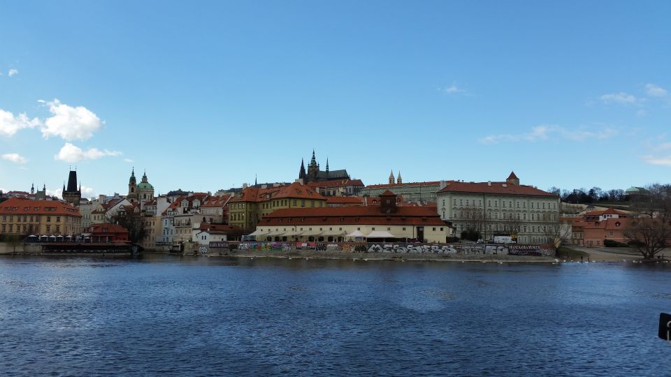 Prague: 2-Hour Lunch Cruise on the Vltava River - Practical tips for a smoother lunch-cruise day