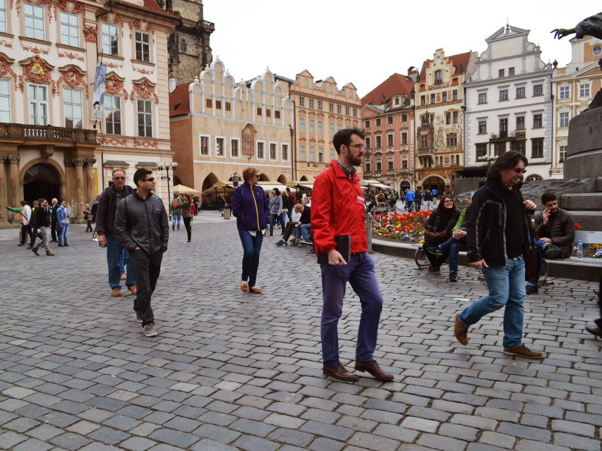 Prague: 2-Hour Old Town and Jewish Ghetto Walking Tour - Group size, guide style, and pacing for a 2-hour hit