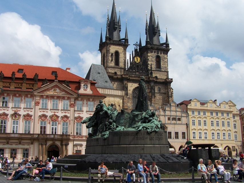 Prague: 2-Hour Old Town and Jewish Ghetto Walking Tour - Starting behind Týn Cathedral: the Old Town route you’ll actually understand