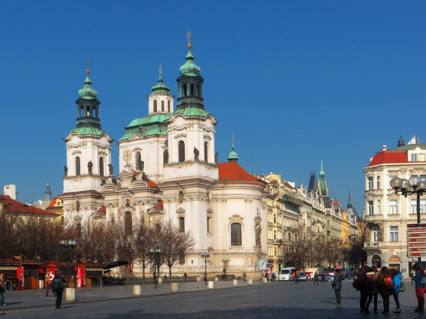Prague: 2-Hour Old Town and Jewish Ghetto Walking Tour - Josefov quarter: synagogues and the story of a constrained community