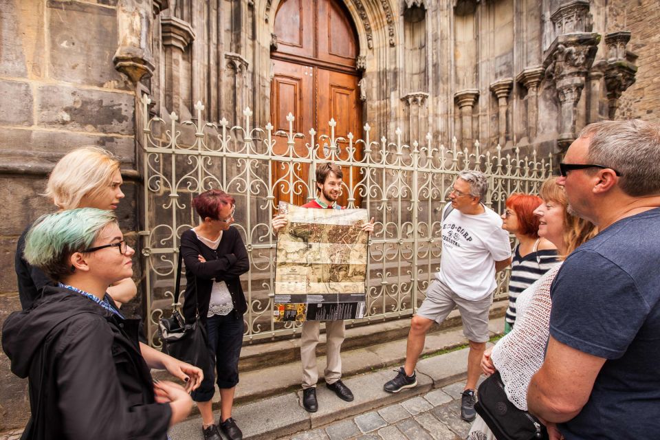 Prague: 6-Hour City Tour including Cruise and Lunch - Old Town Square to Charles University: learning the city’s logic