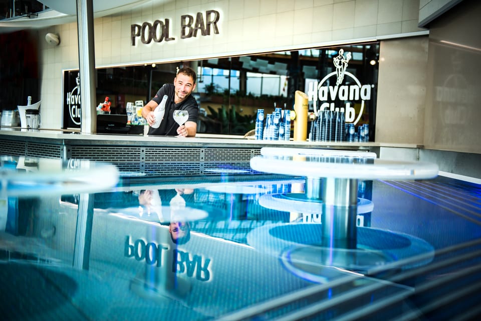 Prague: Aquapalace Indoor/Outdoor Water Park Ticket - A real “day plan” inside the water park