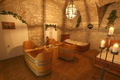 Prague: Bernard Beer Spa with Beer and Massage Option - Finding the hotel reception and getting set up