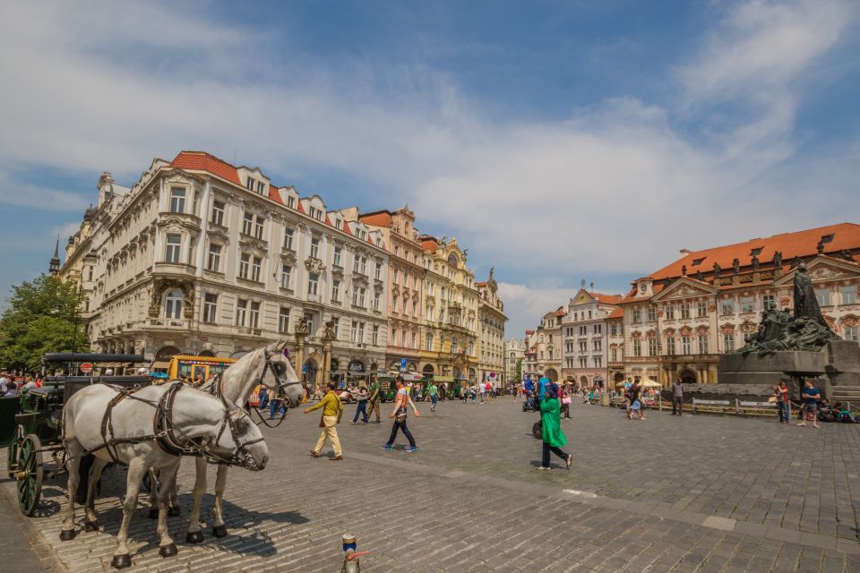 Prague: Big Bus Hop-on Hop-off, Castle Tour and River Cruise - Timing and frequency: how to plan a day that doesn’t feel rushed