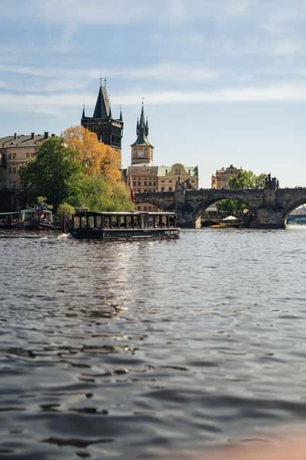 Prague: Canal Cruise Around Charles Bridge - Photo and timing tips: where the best light usually lands