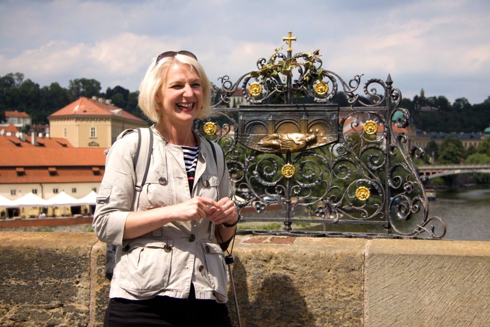 Prague: Castle and Jewish Quarter Tour - Meet King Charles IV, Then Get Your Bearings on the Bridge