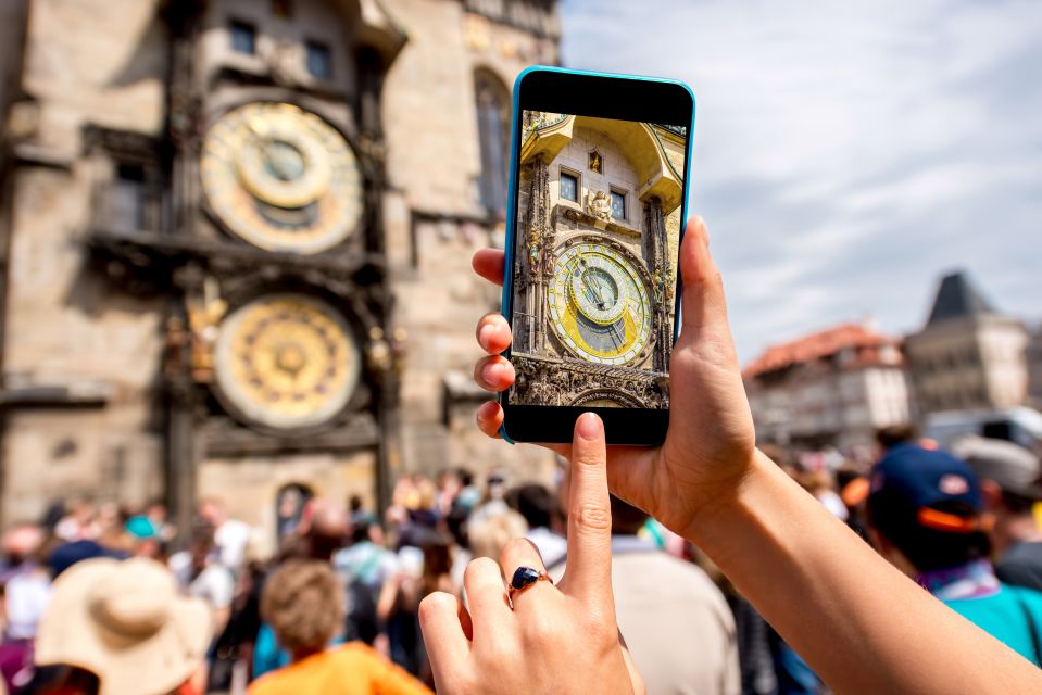 Prague: Castle and Jewish Quarter Tour - Josefov Walk: Jewish Quarter Stops That Add Context