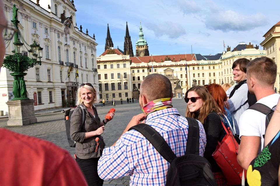 Prague: Castle and Jewish Quarter Tour - Old Town Square and the Astronomical Clock Moment