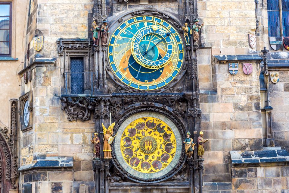 Prague: Castle and Jewish Quarter Tour with Cruise and Lunch - Old Town stops and the Astronomical Clock area: Quick hits with good timing