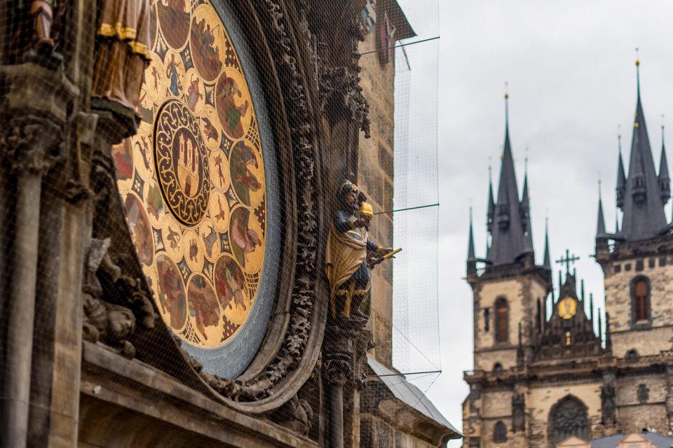 Prague: Castle, National Museum & Town Hall Tickets & Audio - Getting tickets at Maiselova 5 and starting your phone audio