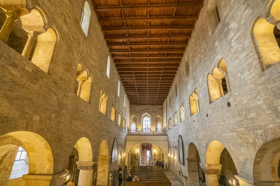 Prague: Castle Tour with Local Guide and Entry Ticket - Where You Meet and How You Get Up to the Castle Without Stress
