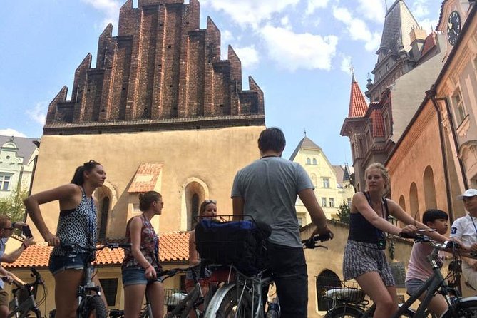 Prague: Classic City Bike Tour (small groups) - Kampa Park Break: Toilets, a Drink, and a Breather