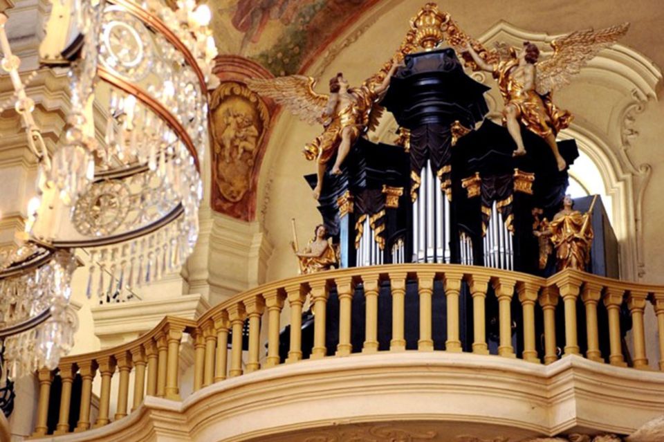 Prague: Classical Concert in St. Nicholas Church - What to bring: a simple checklist that actually helps
