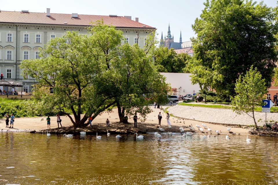 Prague Cruise: 1-Hour on the River Vltava - On-board refreshments: what’s included, what costs extra