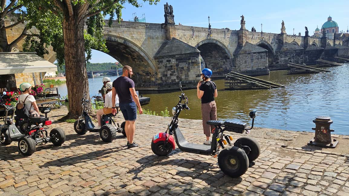 Prague: Electric Trike Viewpoints Tour - Kafka Area and the River Crossing to Old Town