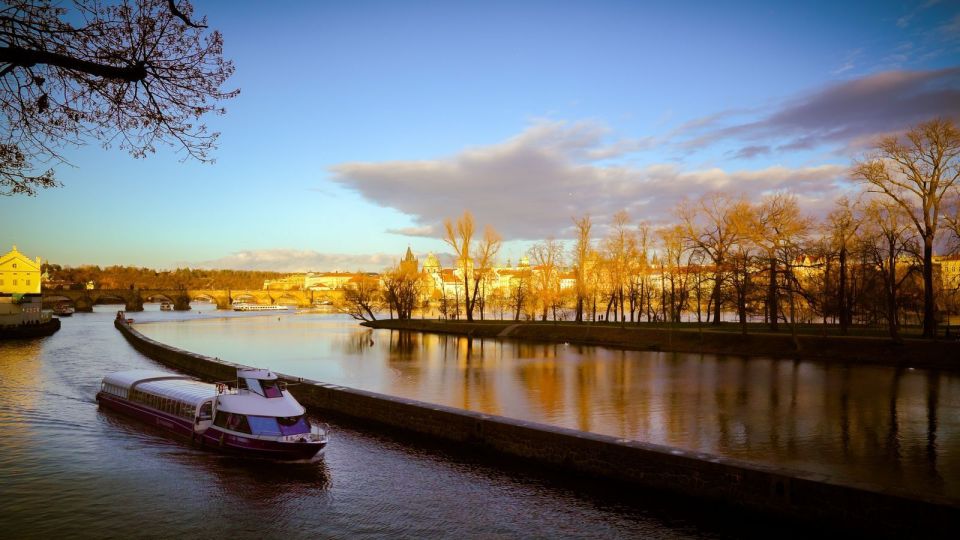Prague: Evening Vltava River Eco Cruise with Prosecco - Prosecco and Snacks: Included Drink Plus a Social Pace