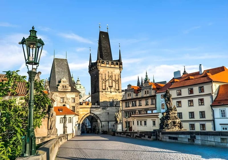 Prague: Full-Day Guided Tour of Prague in a Small-Group - Jewish Quarter (Josefov): synagogues and places tied to memory