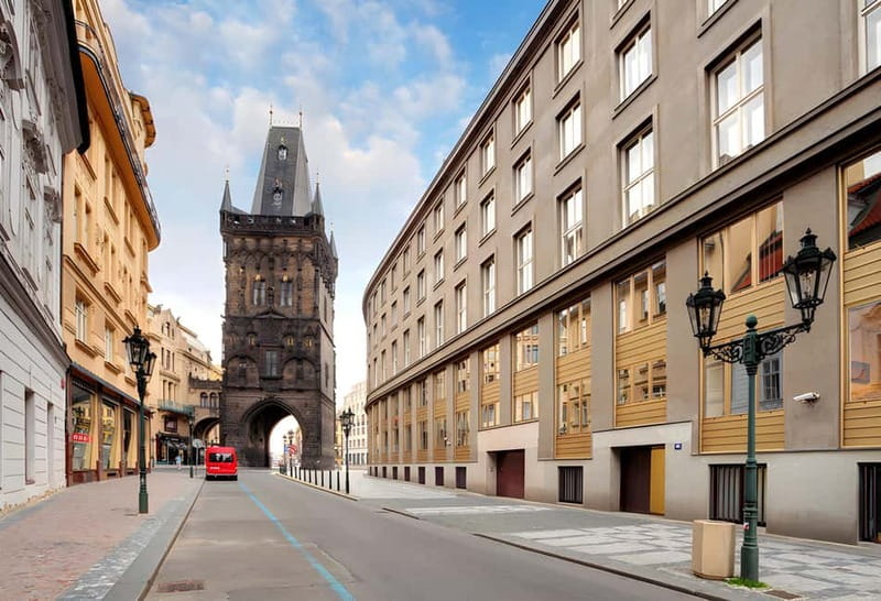Prague: Full-Day Guided Tour of Prague in a Small-Group - Charles Bridge and Kampa Island: sculptures, river views, and quick art stops