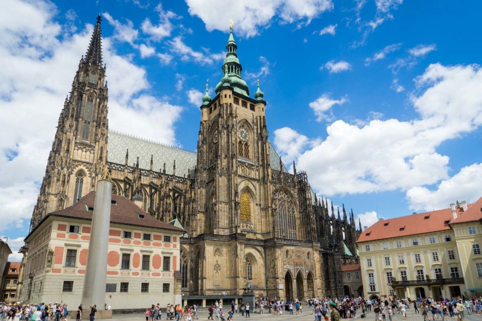 Prague: Full-Day Old Town, River Cruise & Prague Castle Tour - Charles Bridge and the Old Town Walking Route