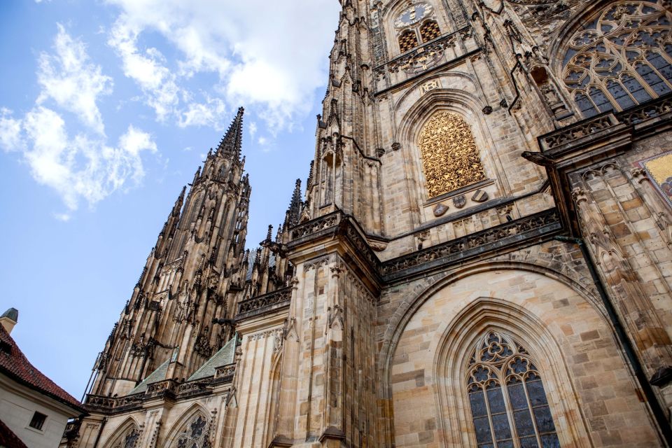 Prague: Full-Day Sightseeing Tour with Cruise and Lunch - Powder Gate, New Town Republic Square, and the Municipal House feel