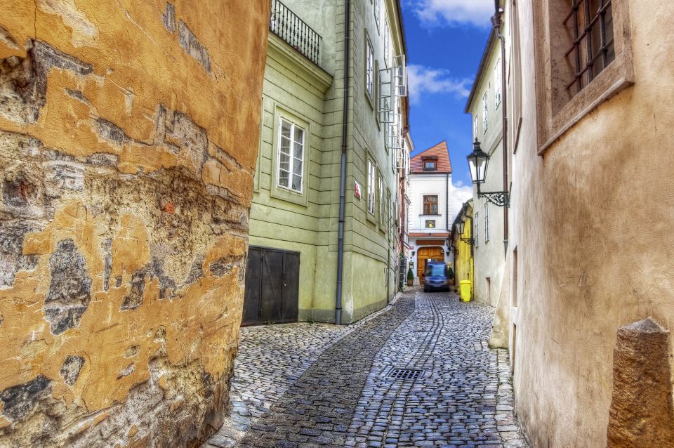 Prague: Full-Day Tour with Lunch and River Boat Cruise - Czech lunch break, then the Vltava from the water