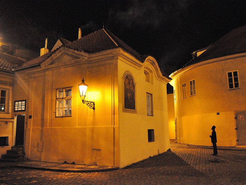 Prague: Ghost Tour - Jewish Quarter stops: Old-New Synagogue and Old Jewish Cemetery