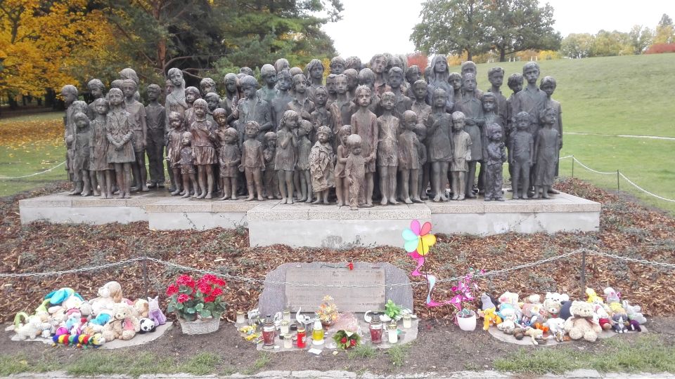 Prague: Guided Operation Anthropoid Tour with Lidice - Walking the Heydrich Assassination Site: From 1942 to Now