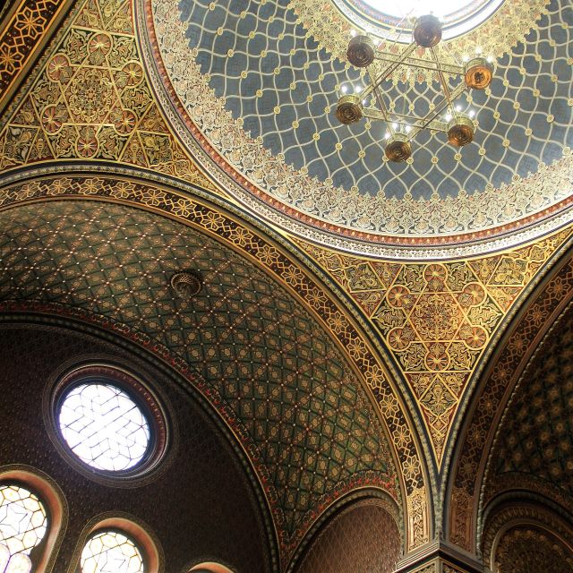 Prague: Guided Walking Tour of Prague's Jewish Quarter - Maisel Synagogue: Mayor Maisel and the prosperity chapter