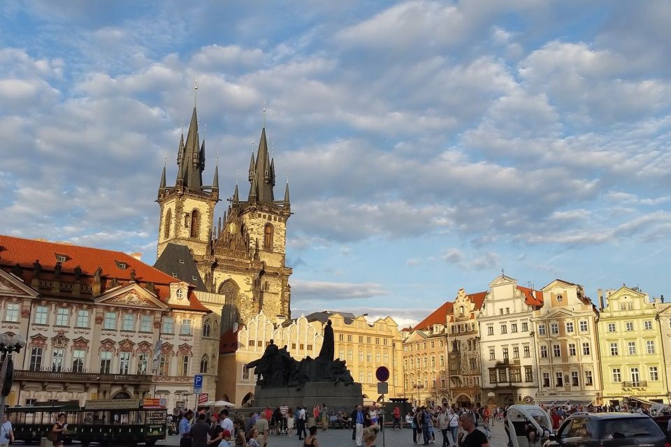 Prague: Historic City Center Bus Tour with Top Sights - How a 2-hour historic loop gives you real orientation