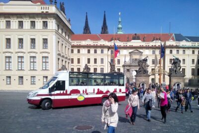 Prague: Historic City Center Bus Tour with Top Sights - Finding the bus: Pařížská 1 and the yellow kiosk
