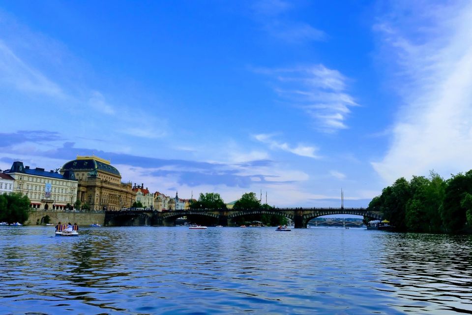 Prague: Historic City Center Bus Tour with Top Sights - Josefov (Prague’s Jewish Quarter): synagogues and Gothic St Agnes from the road