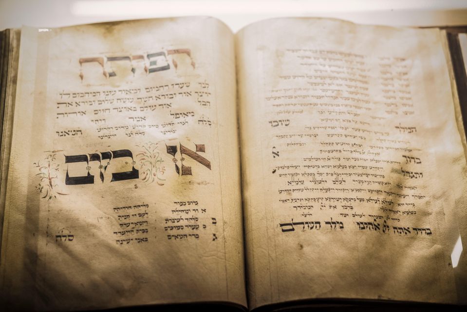 Prague Jewish Quarter Online Audio Guide - Old-New Synagogue: hearing the significance, then seeing what still works
